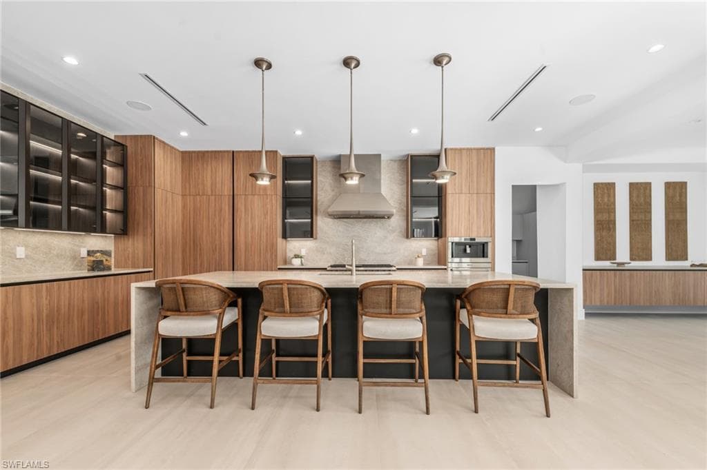 1800 Crayton RD, NAPLES FL 34102-6