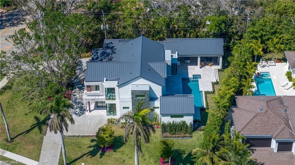1800 Crayton RD, NAPLES FL 34102-23