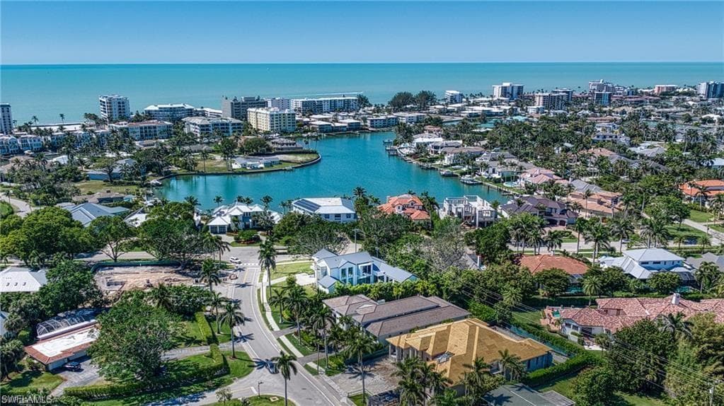 1800 Crayton RD, NAPLES FL 34102-24