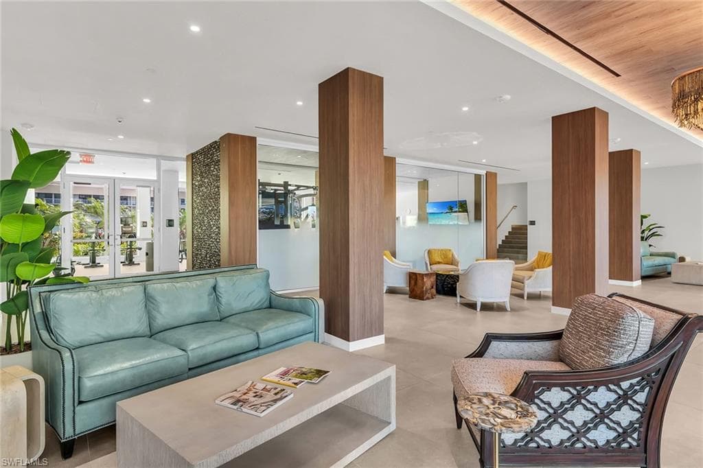 320 Seaview CT # 2001, MARCO ISLAND FL 34145-34