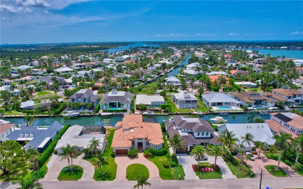 1380 Marlin DR, NAPLES FL 34102-47