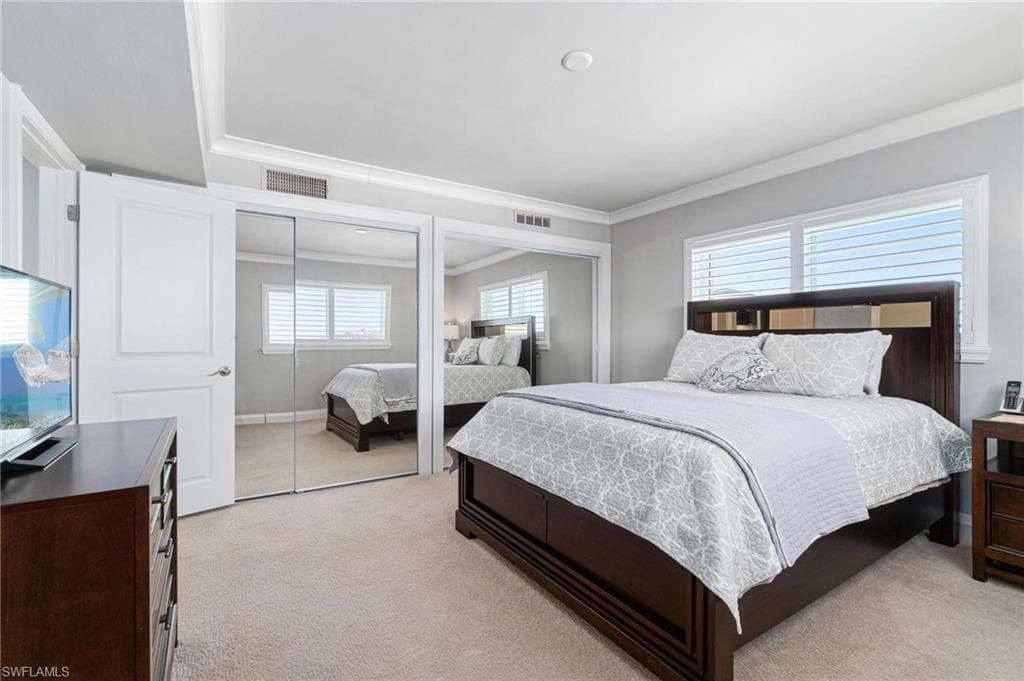 9051 Gulf Shore DR, NAPLES FL 34108-26