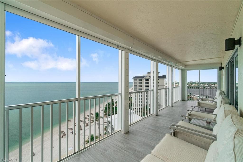 9051 Gulf Shore DR, NAPLES FL 34108-1