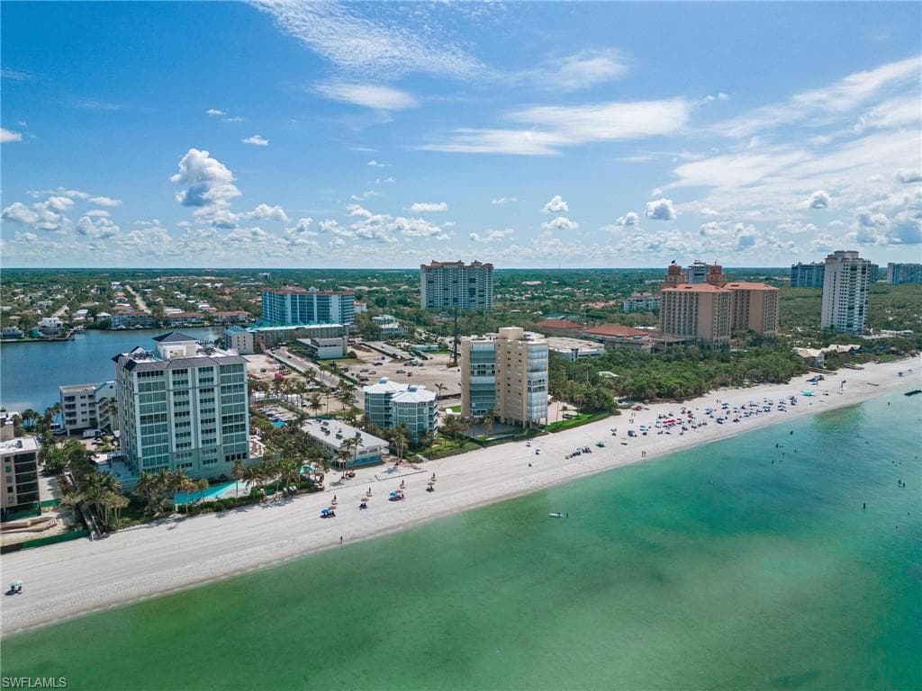 9051 Gulf Shore DR, NAPLES FL 34108-45