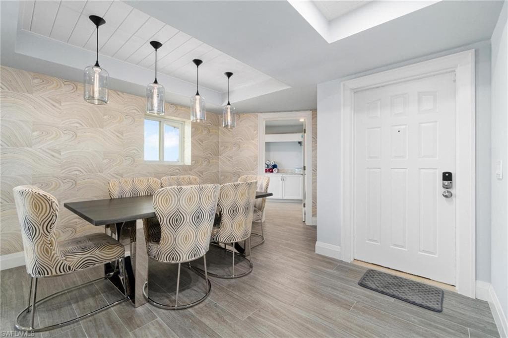 9051 Gulf Shore DR, NAPLES FL 34108-19