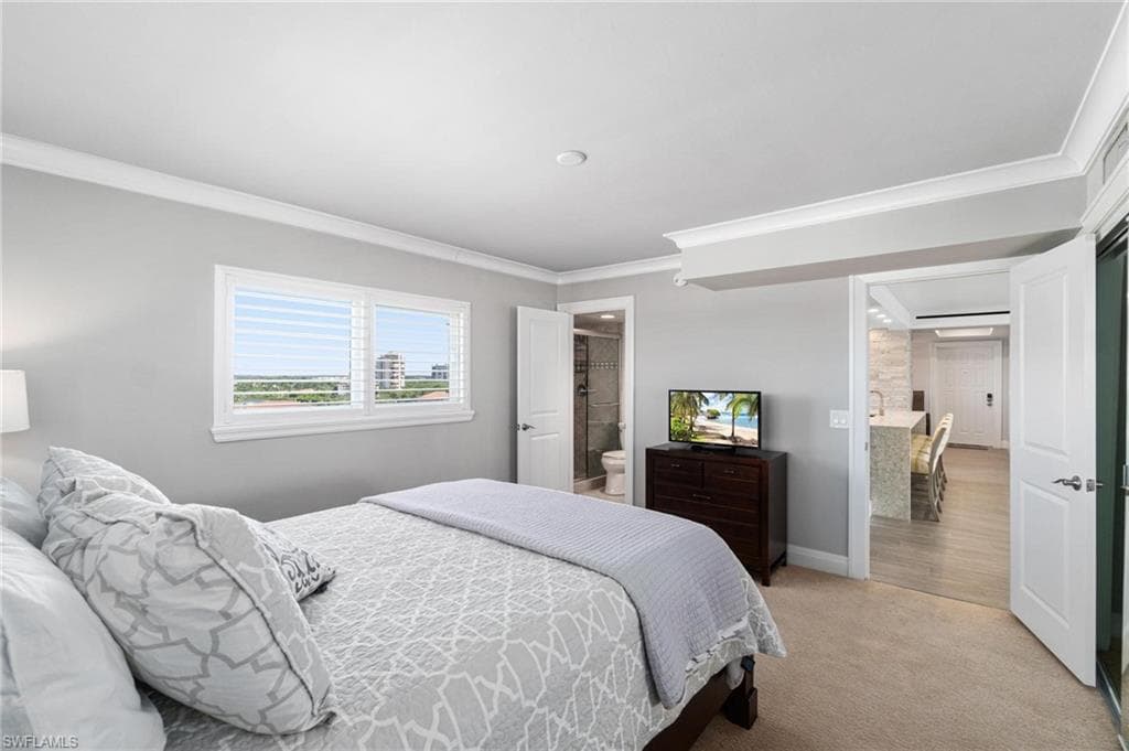 9051 Gulf Shore DR, NAPLES FL 34108-23