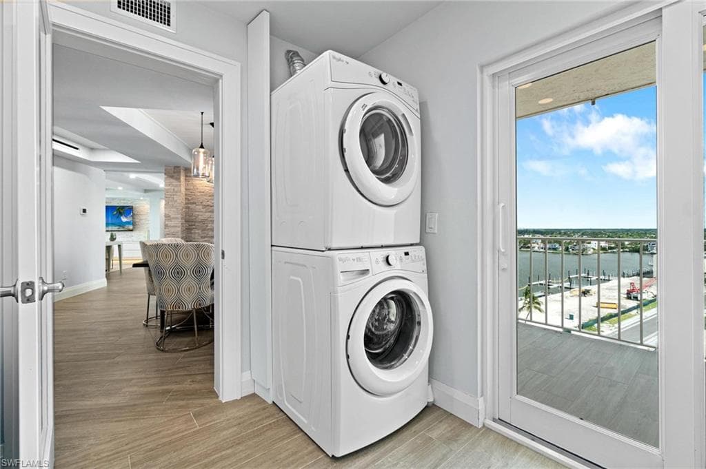 9051 Gulf Shore DR, NAPLES FL 34108-29