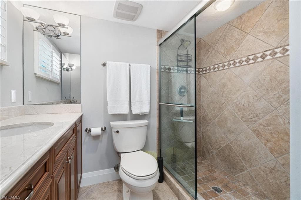 9051 Gulf Shore DR, NAPLES FL 34108-33