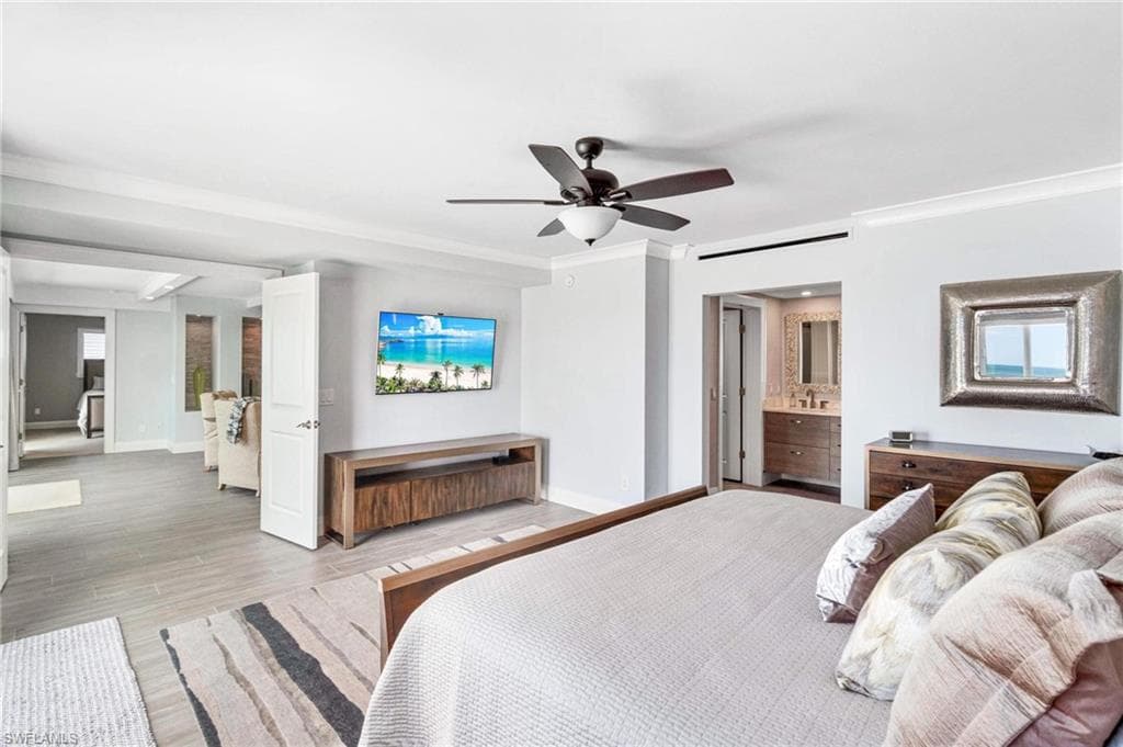 9051 Gulf Shore DR, NAPLES FL 34108-37