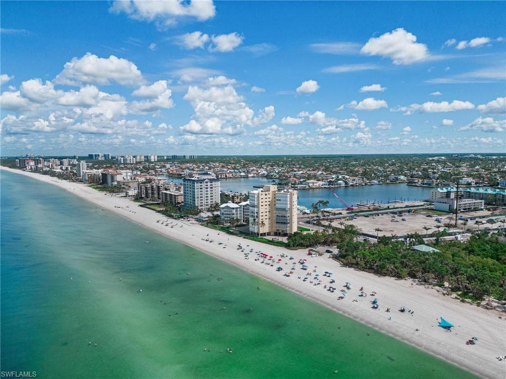 9051 Gulf Shore DR, NAPLES FL 34108-44