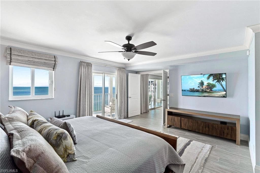 9051 Gulf Shore DR, NAPLES FL 34108-36
