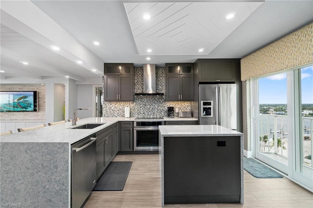 9051 Gulf Shore DR, NAPLES FL 34108-14
