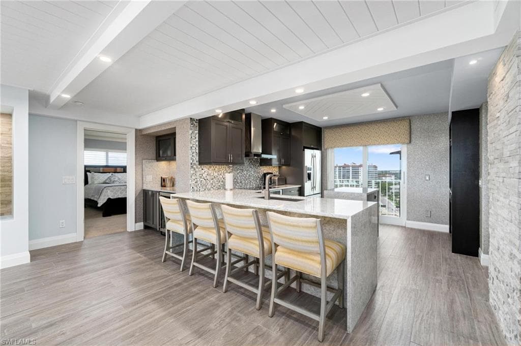9051 Gulf Shore DR, NAPLES FL 34108-10
