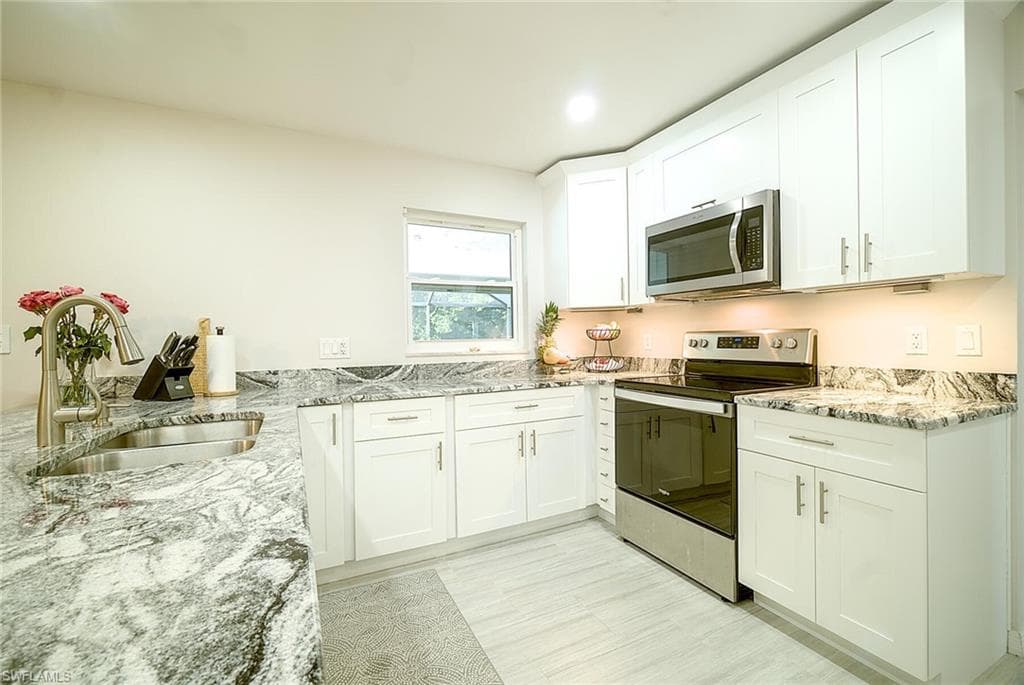 4135 Yarmouth CT, NORTH FORT MYERS FL 33903-16