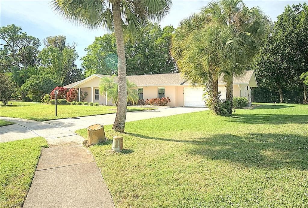 4135 Yarmouth CT, NORTH FORT MYERS FL 33903-4