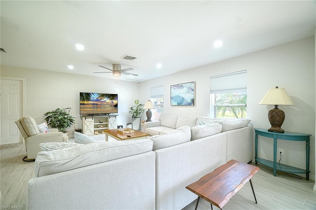 4135 Yarmouth CT, NORTH FORT MYERS FL 33903-8