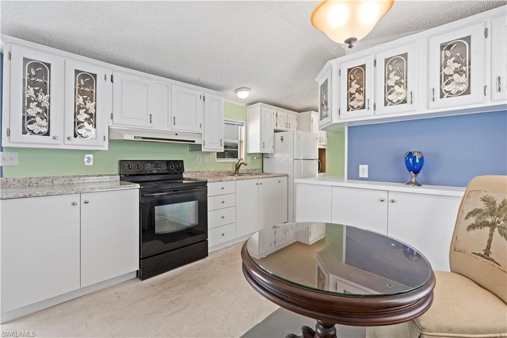 5756 Pink Panther DR, FORT MYERS FL 33908-11