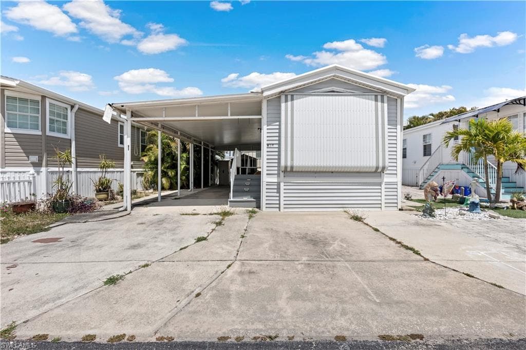 5756 Pink Panther DR, FORT MYERS FL 33908-25