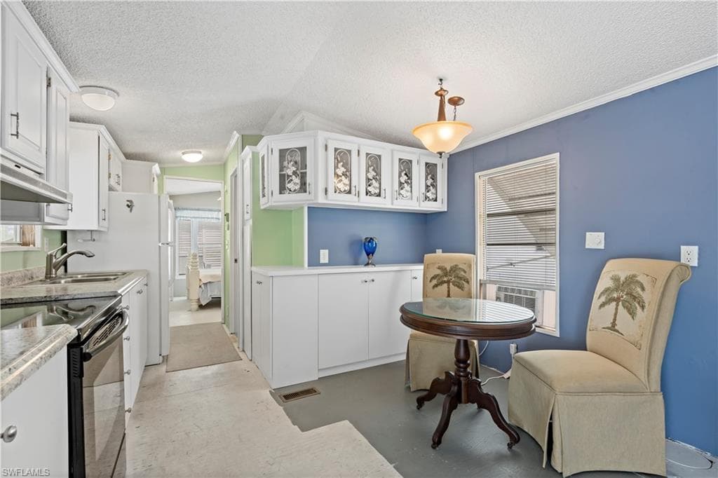 5756 Pink Panther DR, FORT MYERS FL 33908-9