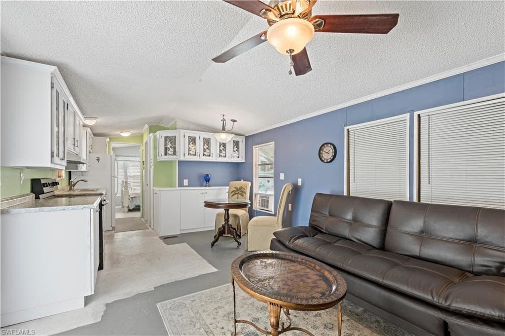 5756 Pink Panther DR, FORT MYERS FL 33908-7