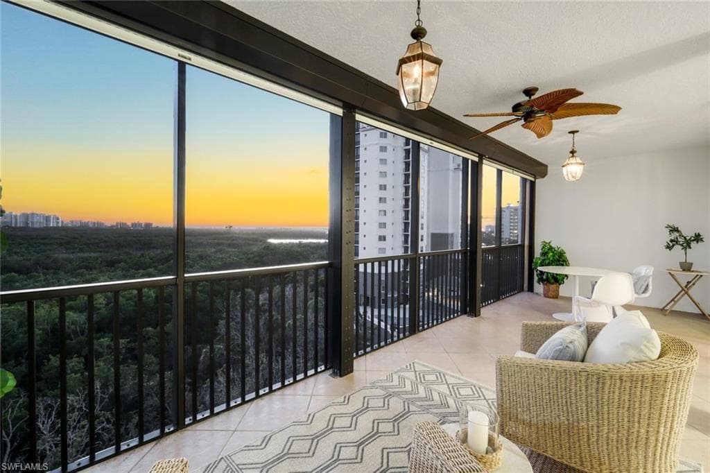 455 Cove Tower DR # 902, NAPLES FL 34110-22