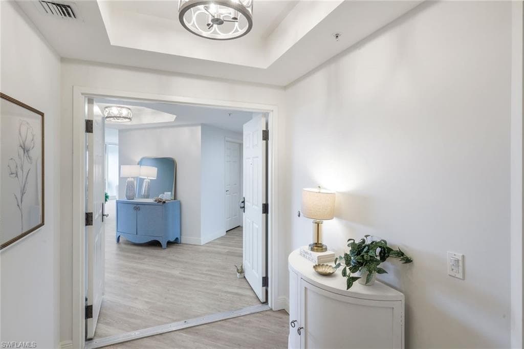 455 Cove Tower DR # 902, NAPLES FL 34110-2