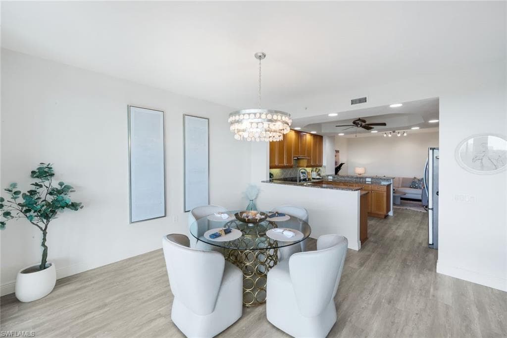 455 Cove Tower DR # 902, NAPLES FL 34110-9