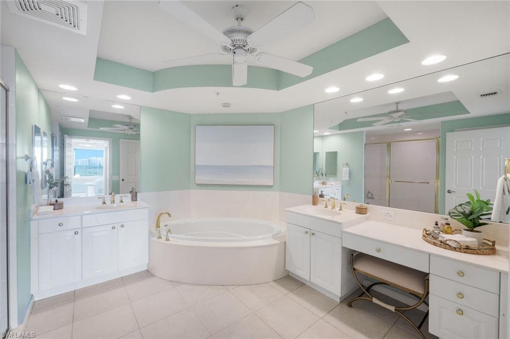 455 Cove Tower DR # 902, NAPLES FL 34110-17