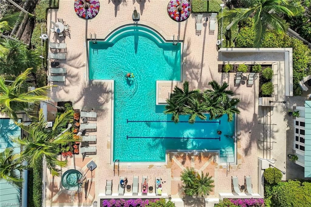 455 Cove Tower DR # 902, NAPLES FL 34110-38