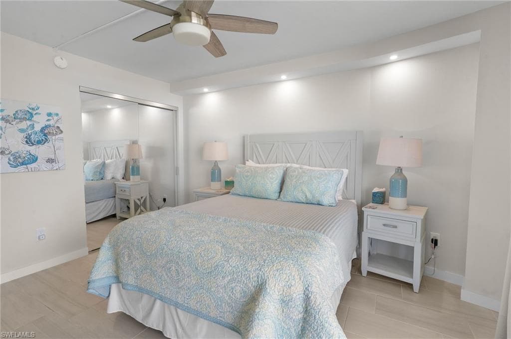 380 Seaview CT # 1107, MARCO ISLAND FL 34145-26