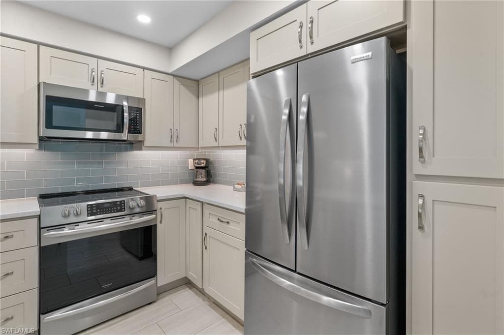 380 Seaview CT # 1107, MARCO ISLAND FL 34145-10