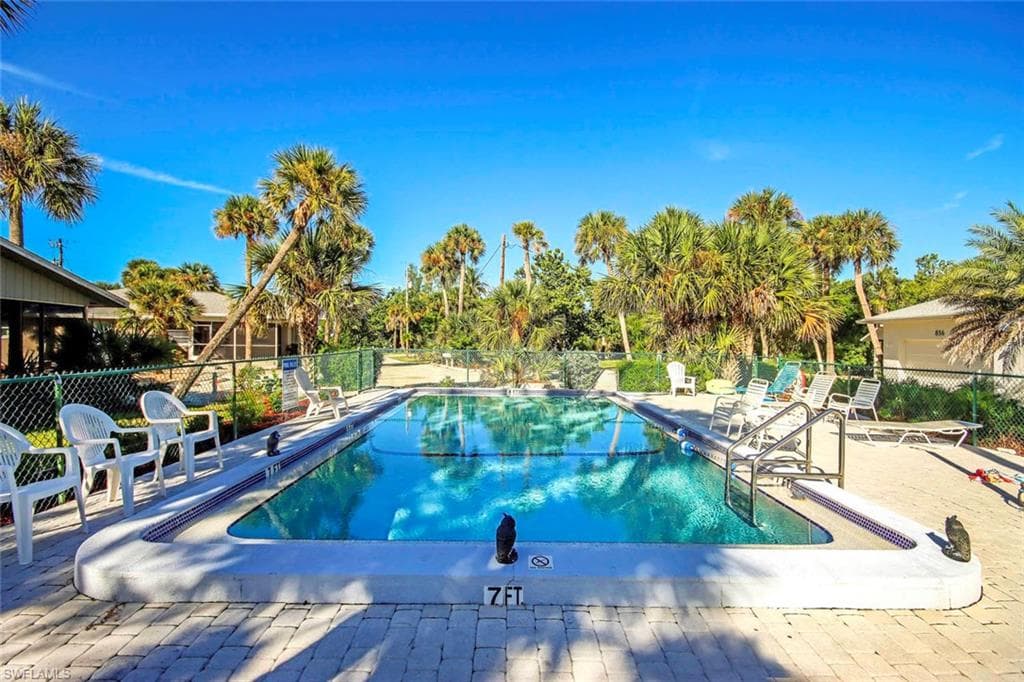 832 Donax ST # A1, SANIBEL FL 33957-19