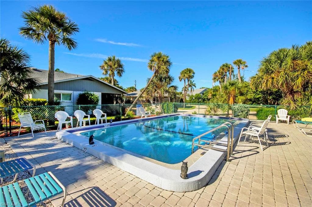 832 Donax ST # A1, SANIBEL FL 33957-18