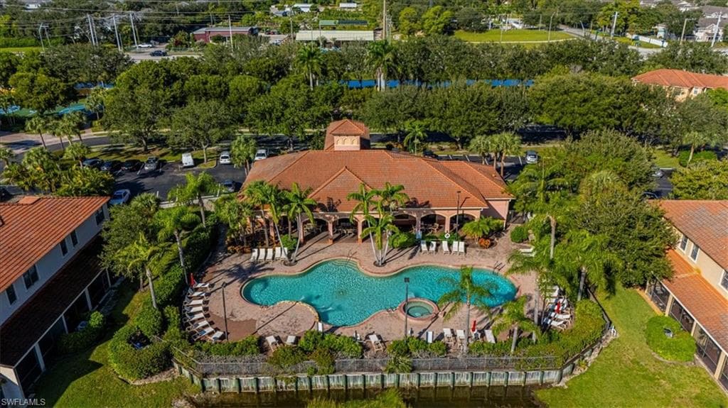 7738 Bristol CIR, NAPLES FL 34120-2