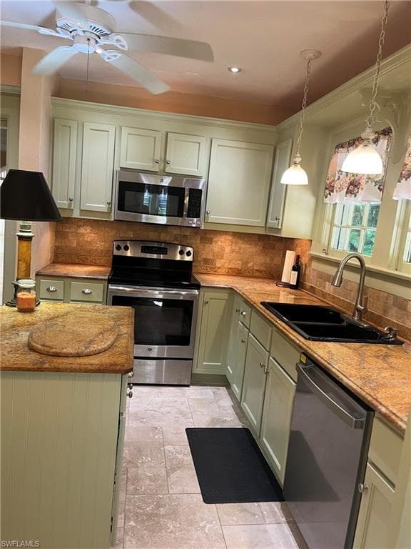 115 Prospect AVE, FORT MYERS FL 33905-9