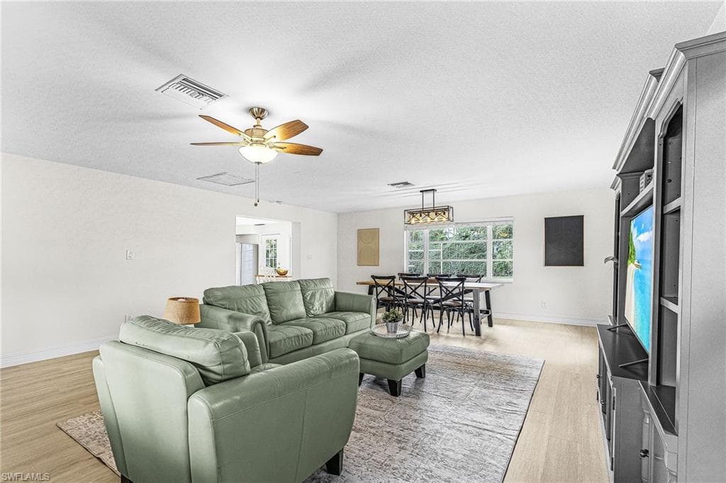 1060 Cooper DR, NAPLES FL 34103-5