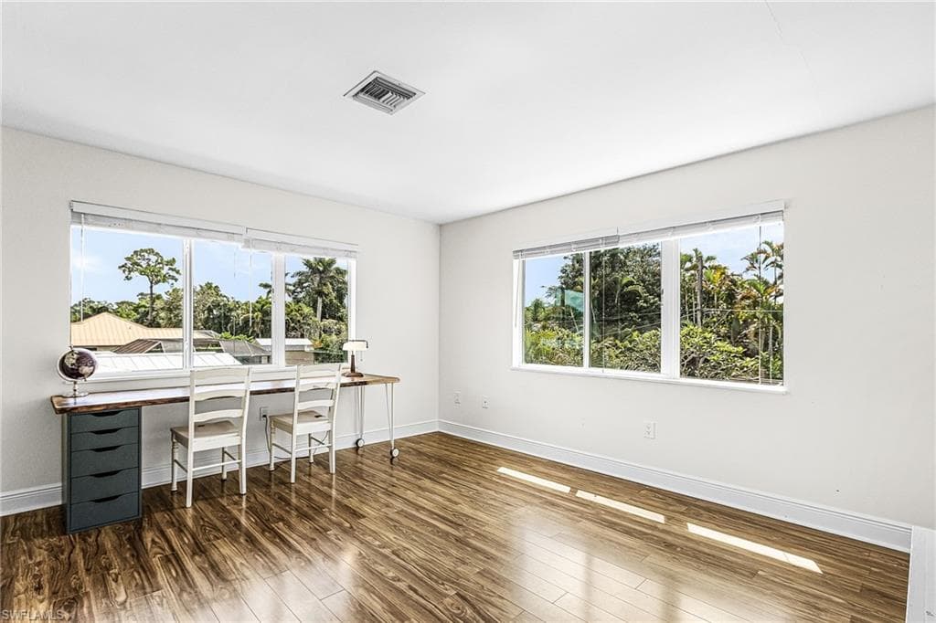 1060 Cooper DR, NAPLES FL 34103-20