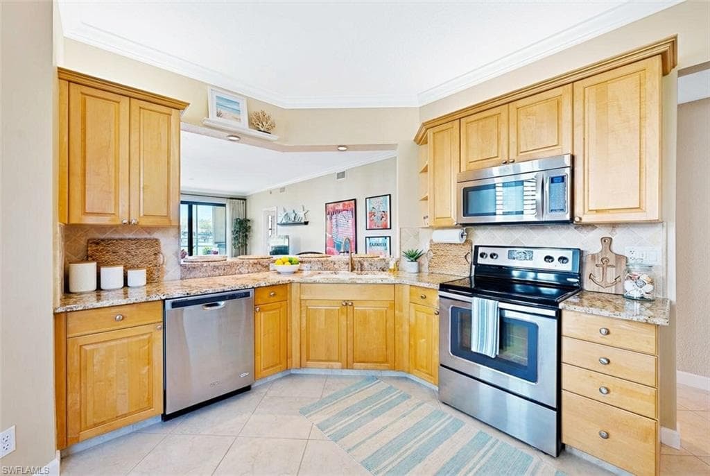 2421 Ravenna BLVD # 101, NAPLES FL 34109-7