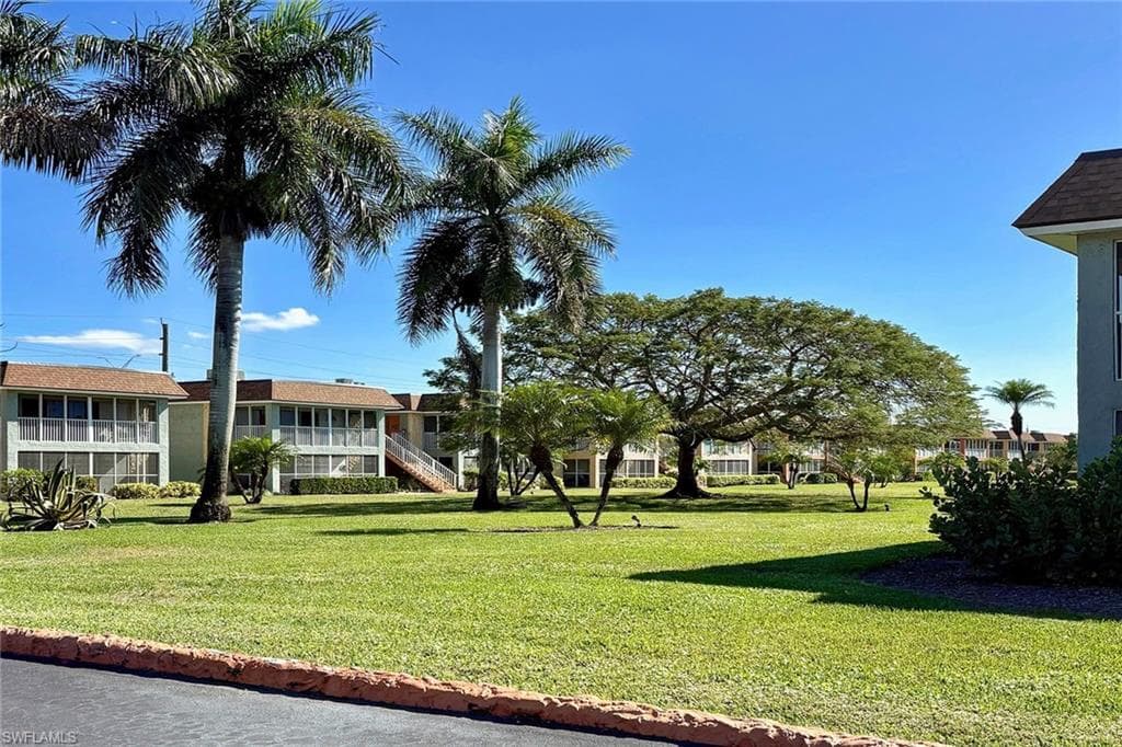 1400 Pompei LN # 53, NAPLES FL 34103-22