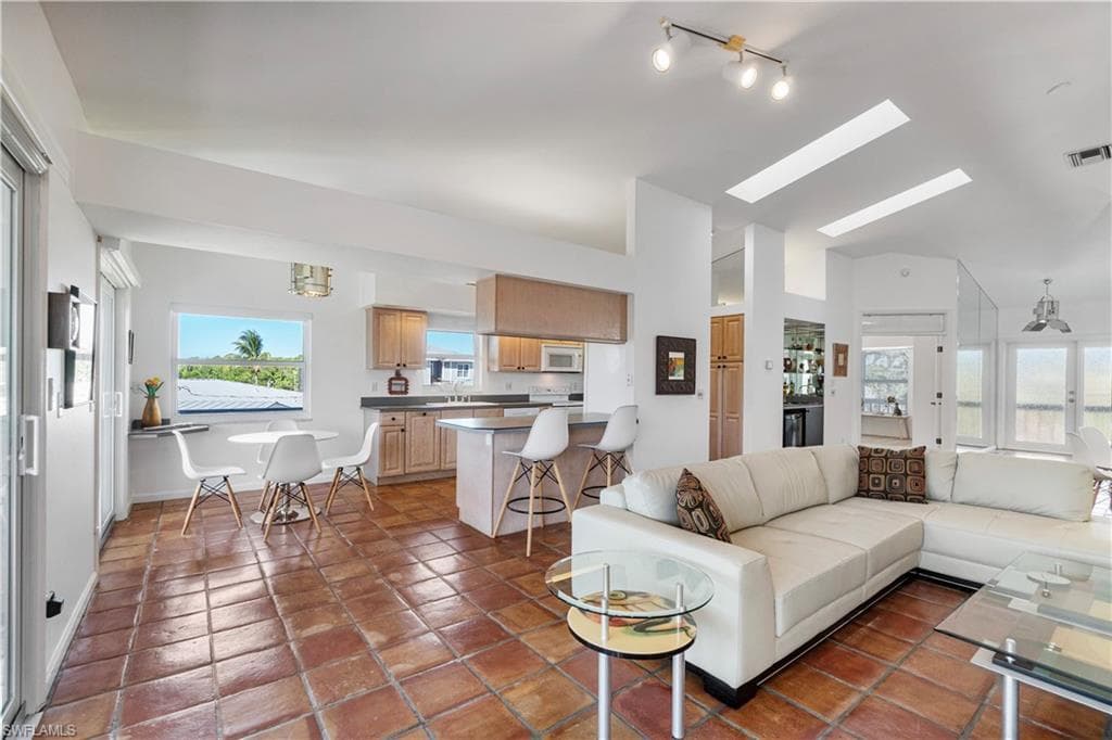 27189 Gasparilla DR, BONITA SPRINGS FL 34135-8