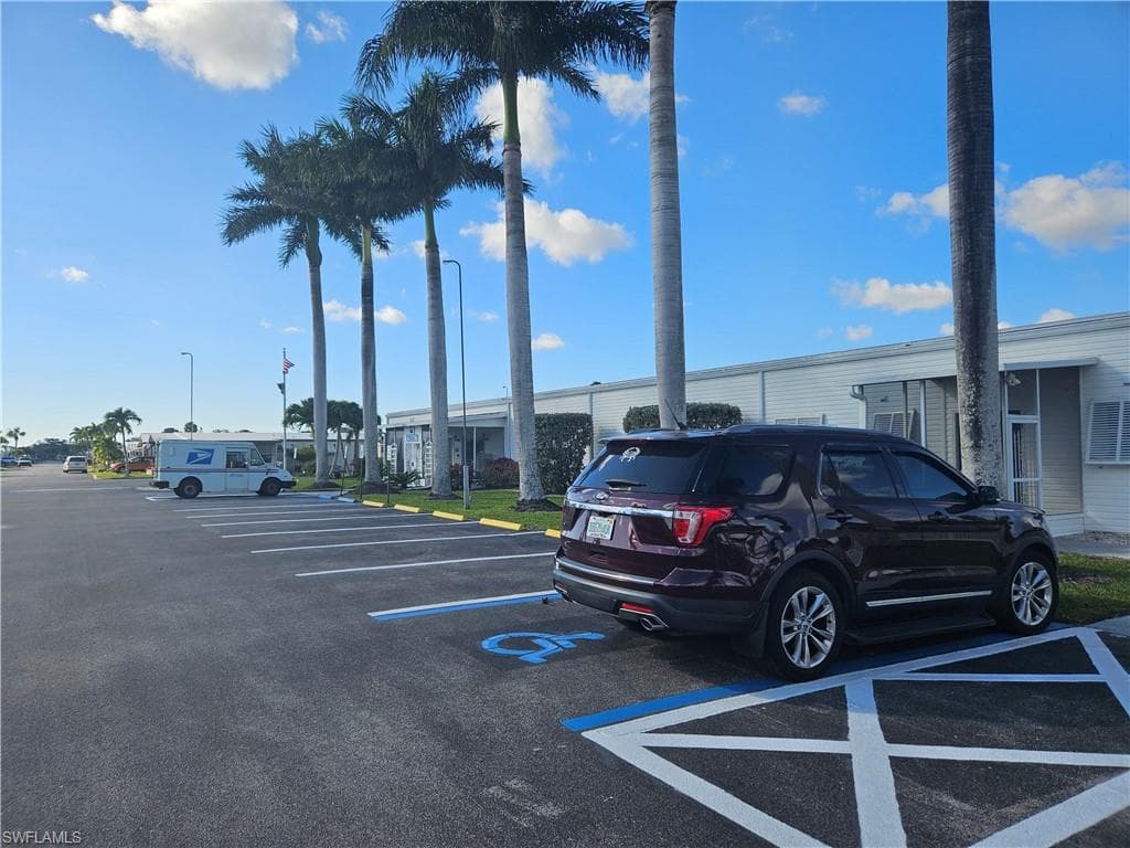 45 Aquamarine AVE # 45Q, NAPLES FL 34114-45