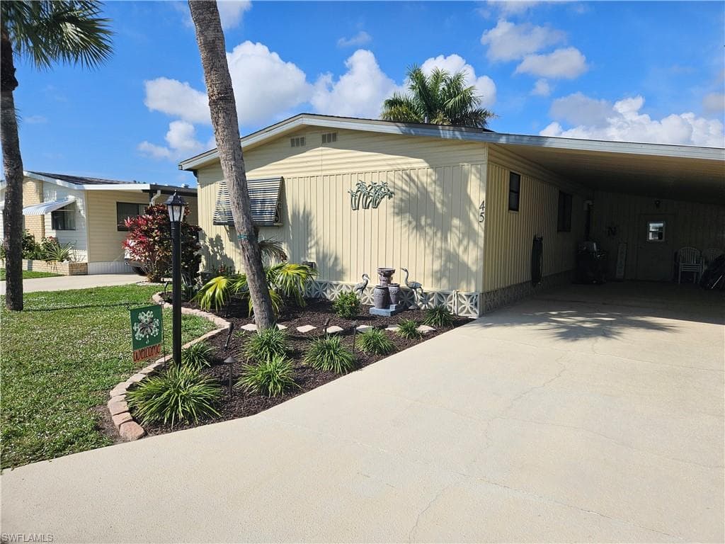 45 Aquamarine AVE # 45Q, NAPLES FL 34114-4