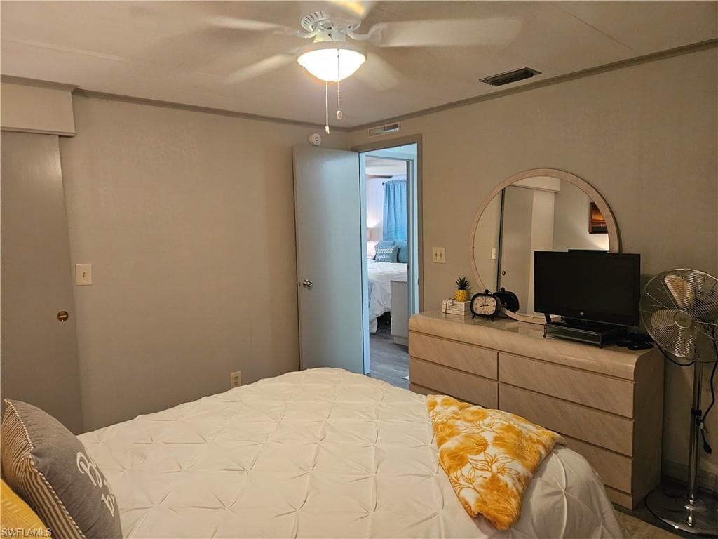 45 Aquamarine AVE # 45Q, NAPLES FL 34114-28