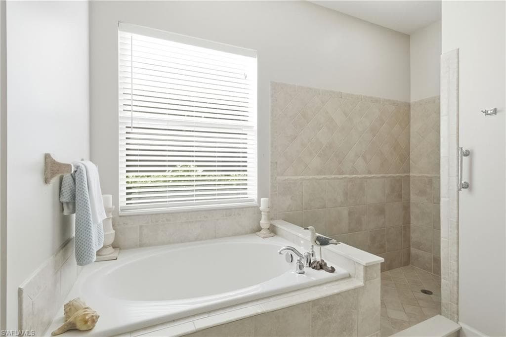11225 Lithgow LN, FORT MYERS FL 33913-16