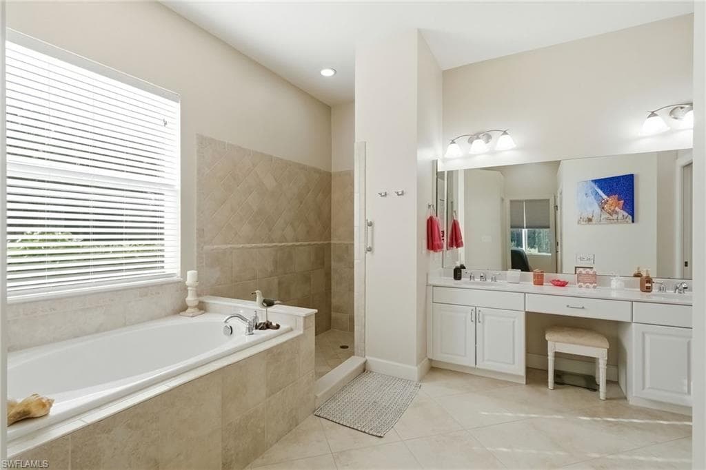 11225 Lithgow LN, FORT MYERS FL 33913-15