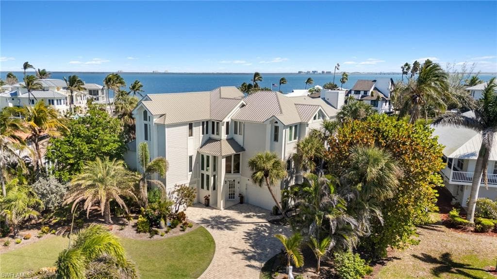 1490 Angel DR, SANIBEL FL 33957-45