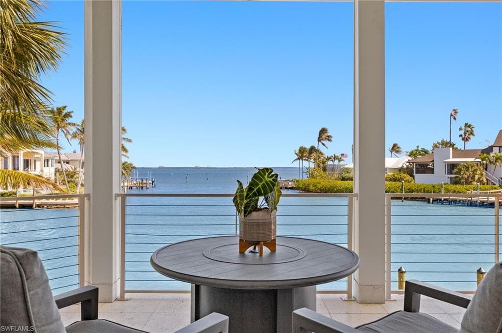 1490 Angel DR, SANIBEL FL 33957-2