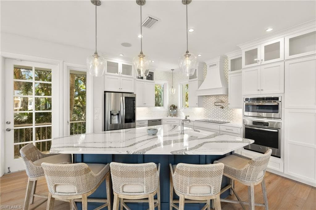 1490 Angel DR, SANIBEL FL 33957-4