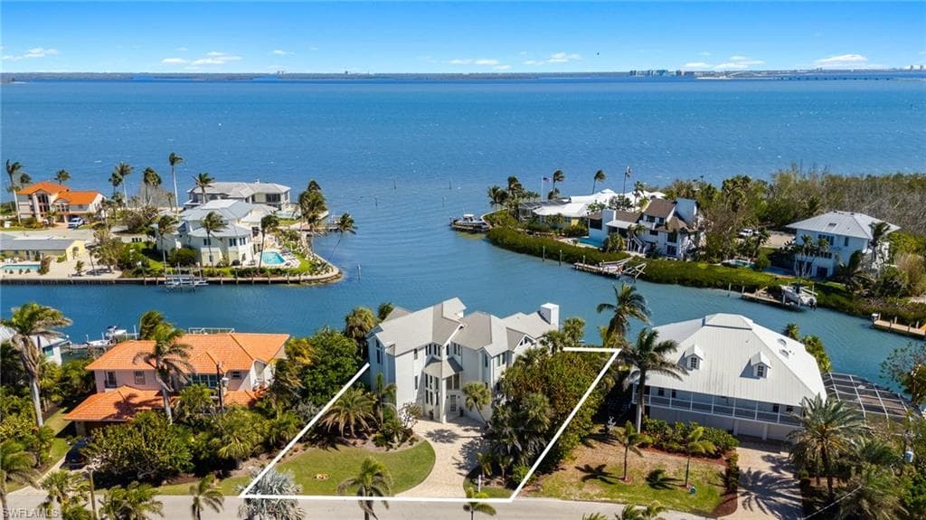 1490 Angel DR, SANIBEL FL 33957-44