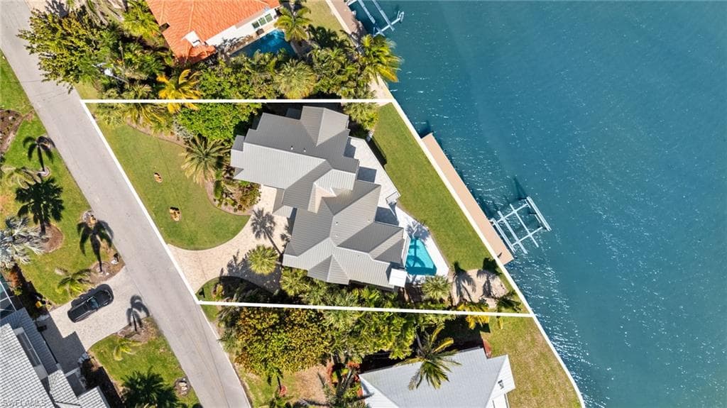 1490 Angel DR, SANIBEL FL 33957-47